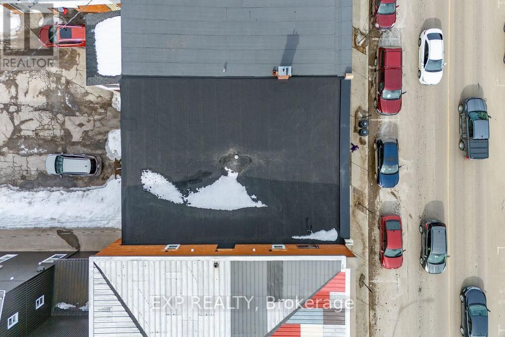 204 RAGLAN STREET SOUTH Image 25