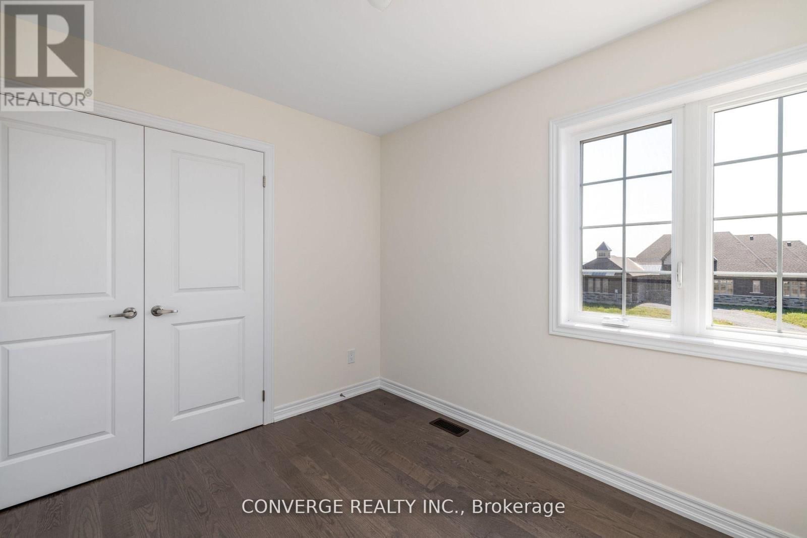 11 SKYVUE CRESCENT Image 11