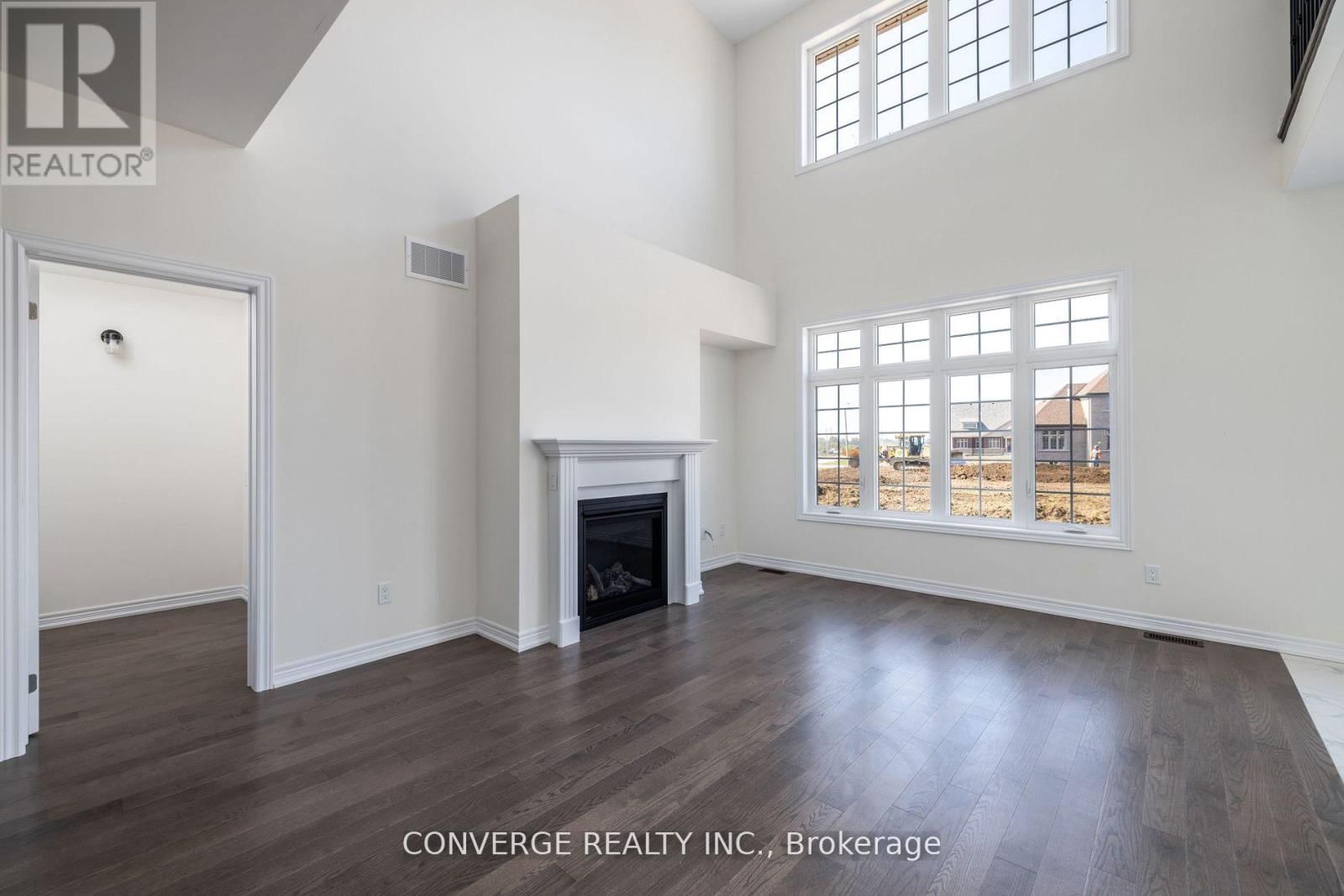 11 SKYVUE CRESCENT Image 4