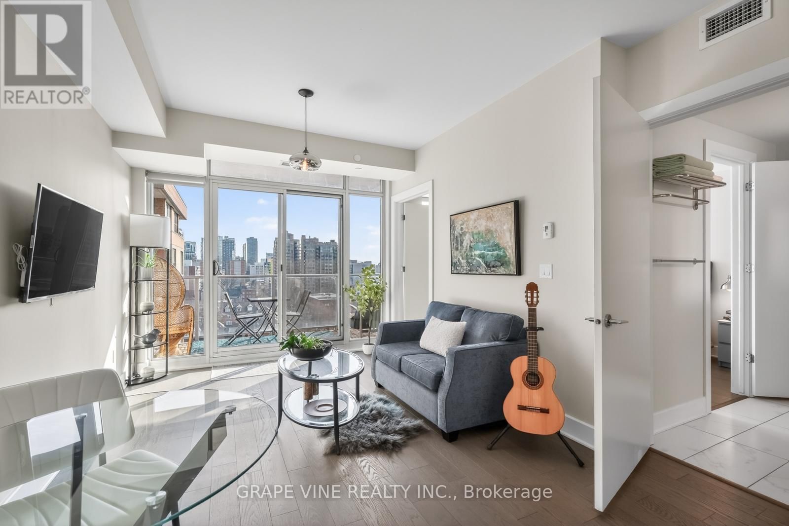 1010 - 255 BAY STREET Image 13