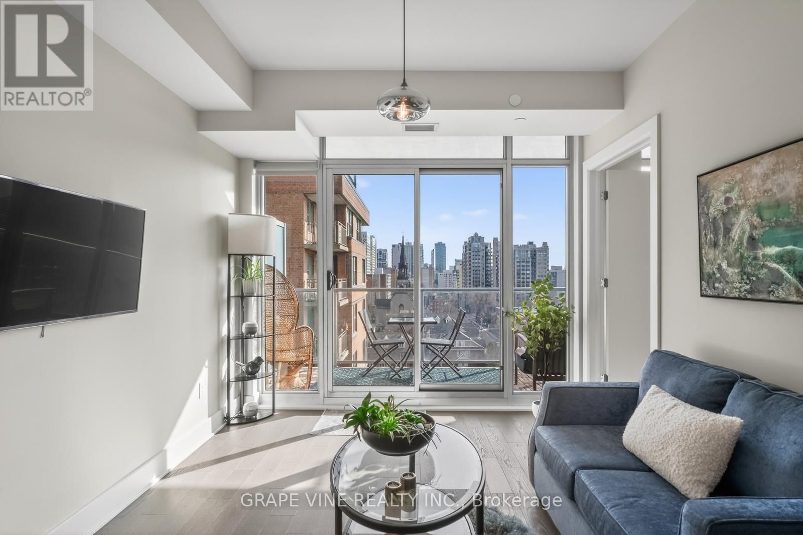 1010 - 255 BAY STREET Image 21