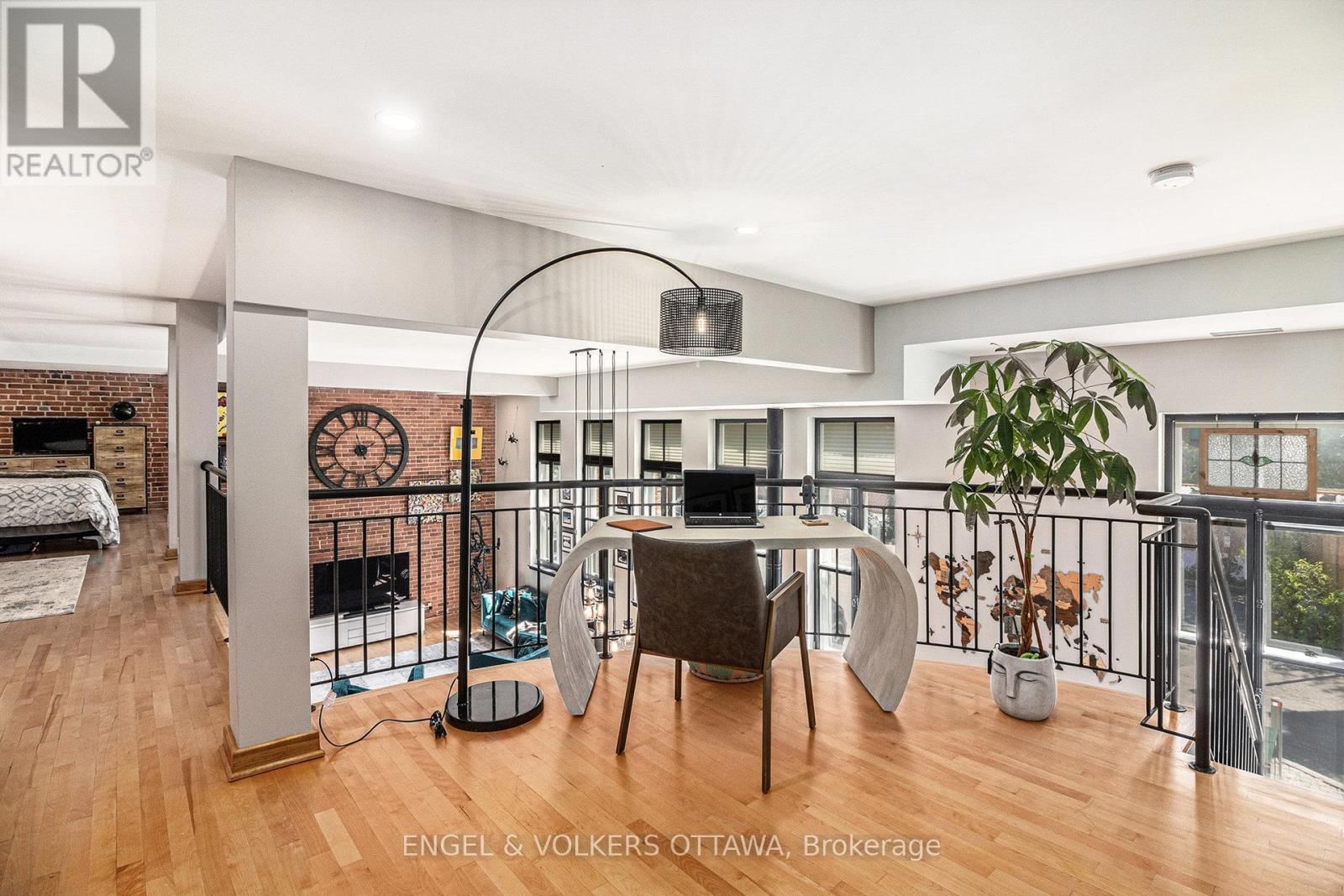 203 - 24 SPRINGFIELD ROAD Image 23