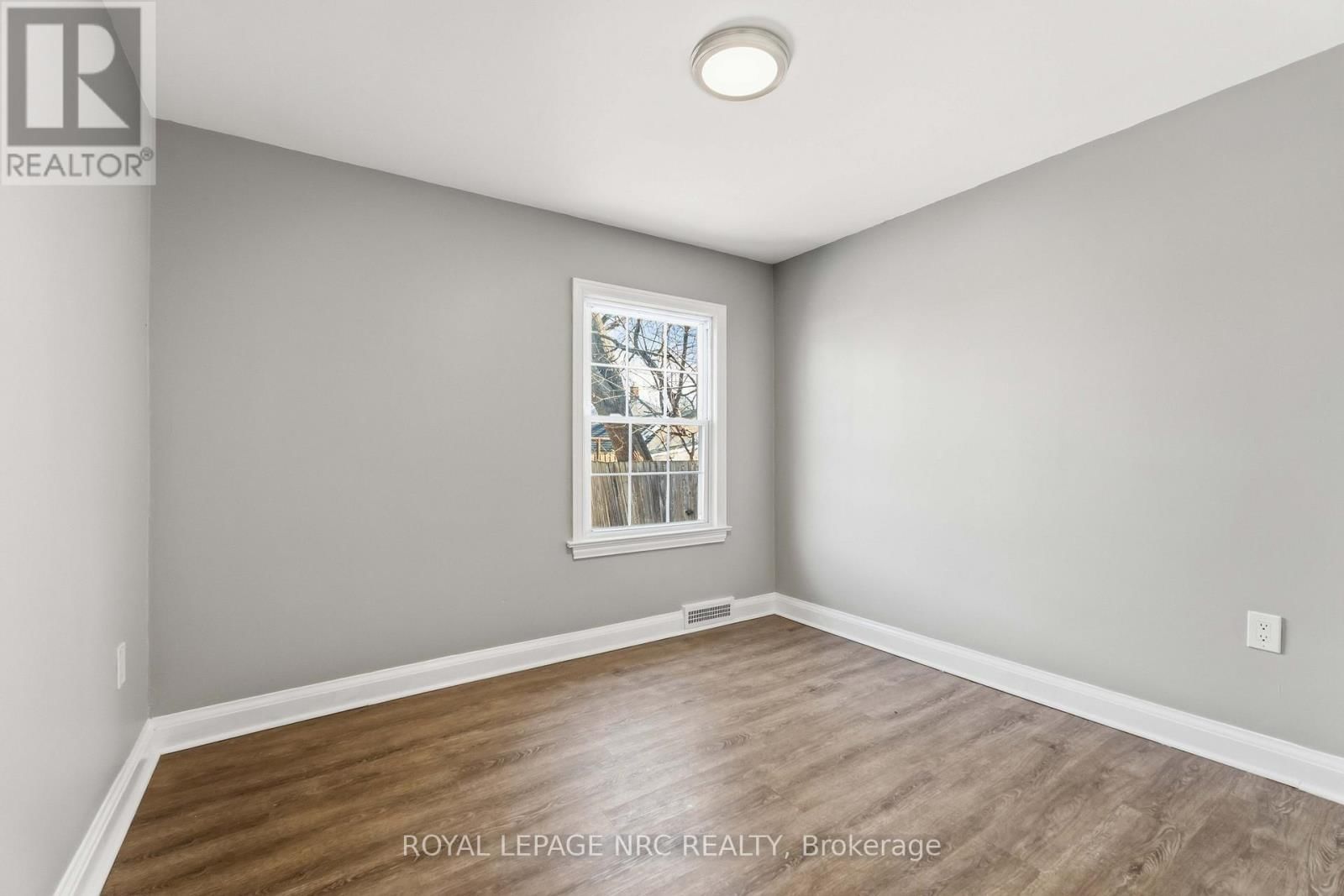 1 LINWOOD STREET Image 25