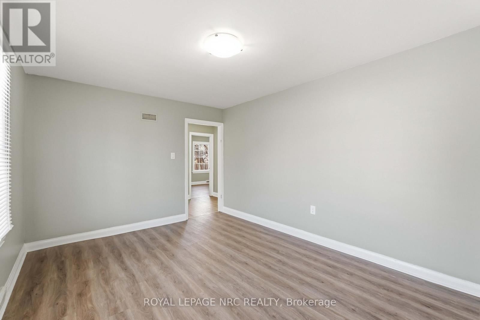 1 LINWOOD STREET Image 9