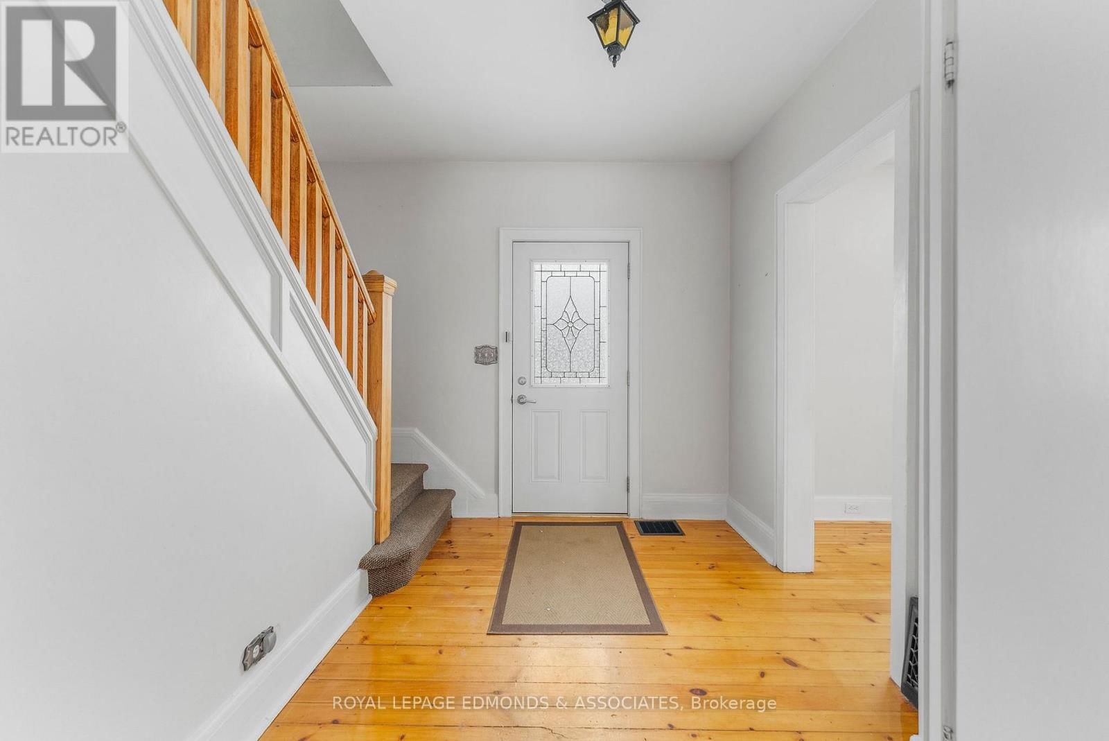 615 MOFFAT STREET Image 19