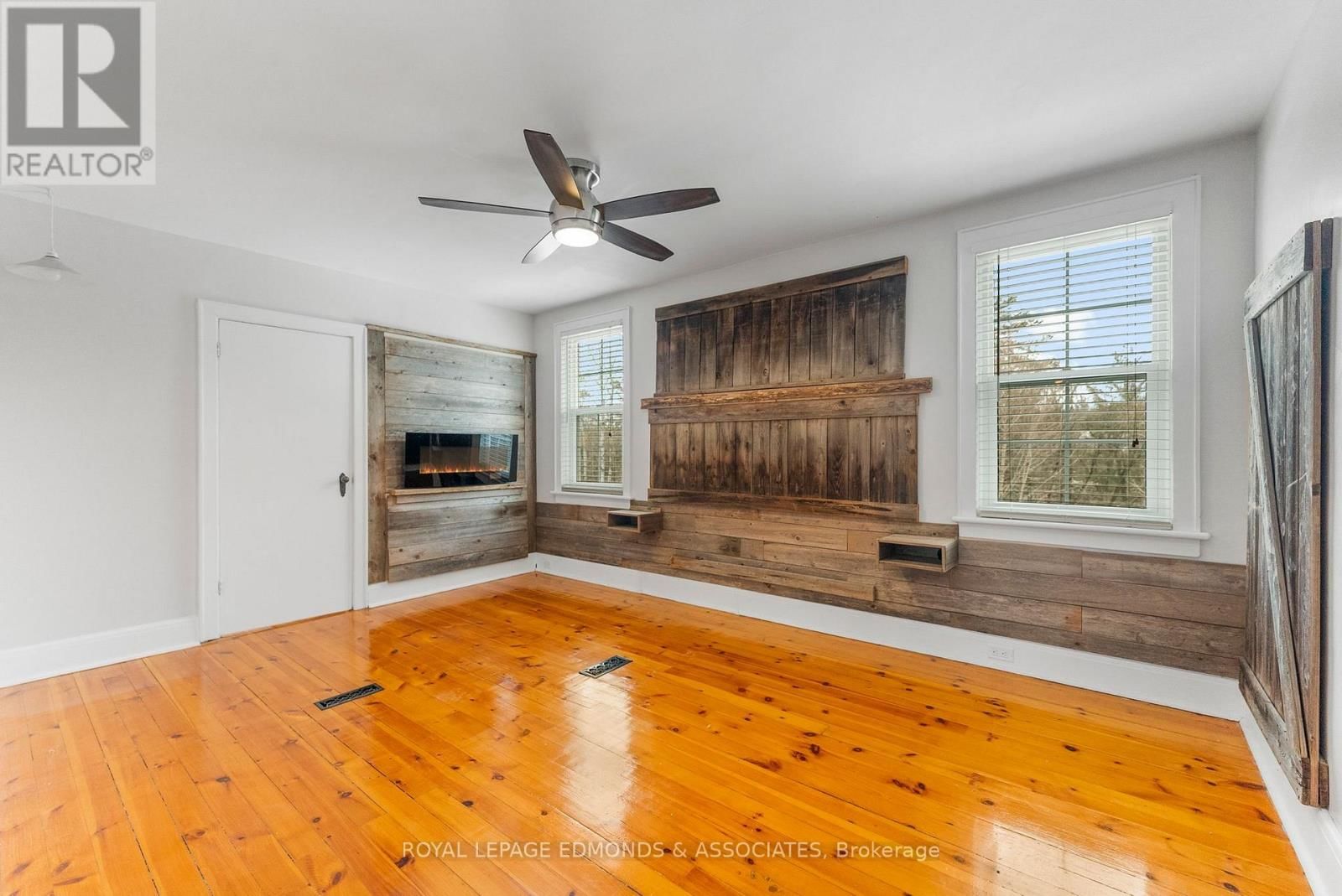 615 MOFFAT STREET Image 21