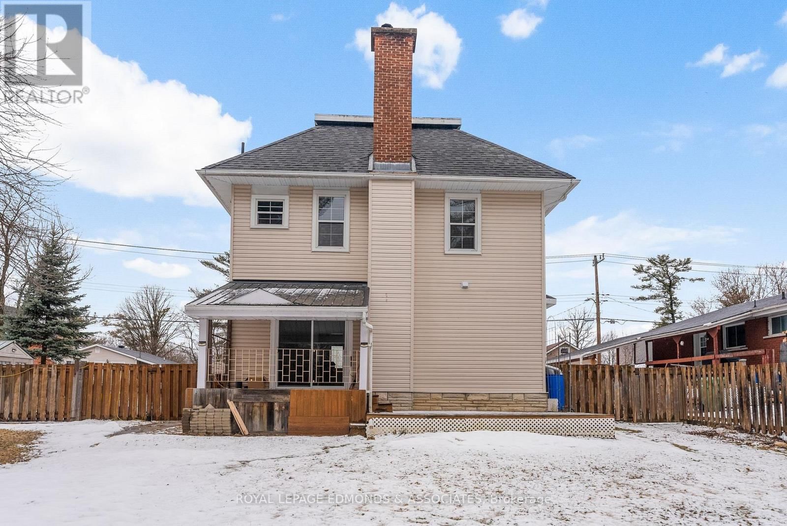 615 MOFFAT STREET Image 38