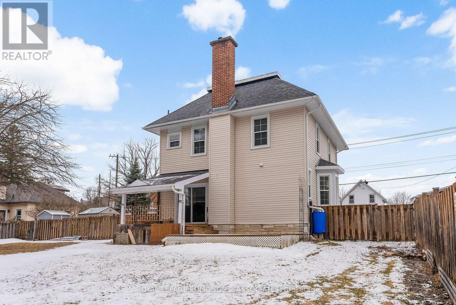 615 MOFFAT STREET Image 39