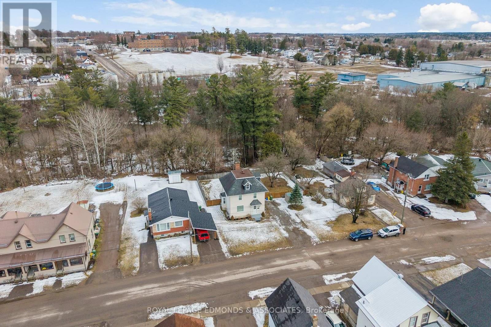 615 MOFFAT STREET Image 50