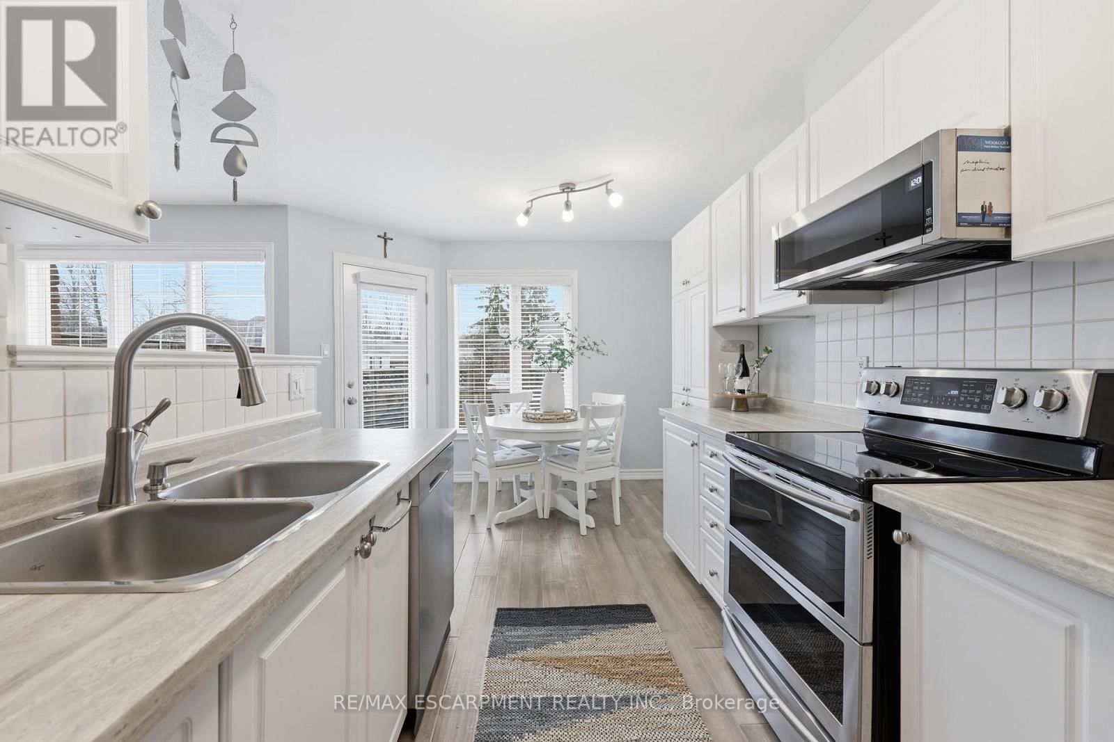 175 FIDDLERS GREEN ROAD Image 12