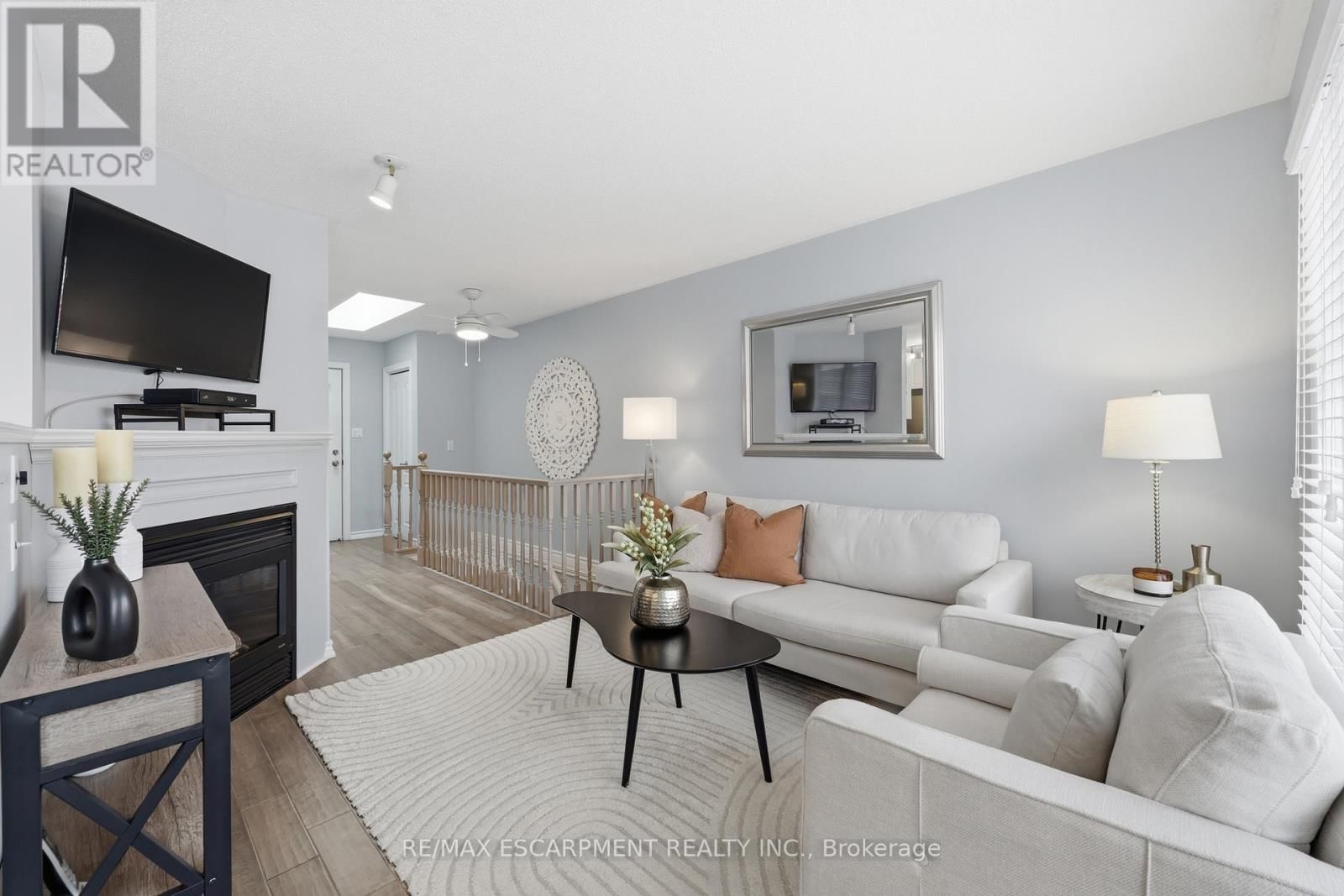 175 FIDDLERS GREEN ROAD Image 9