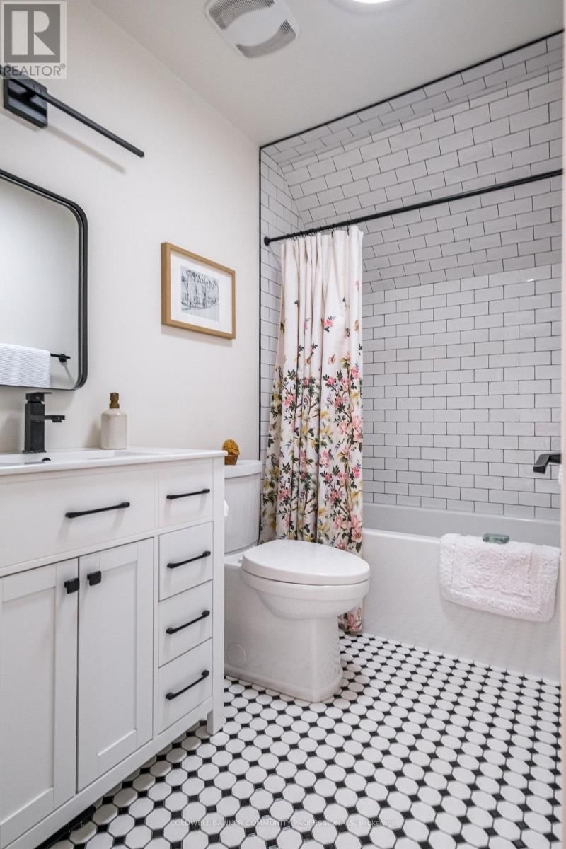 14 REGINALD STREET Image 35