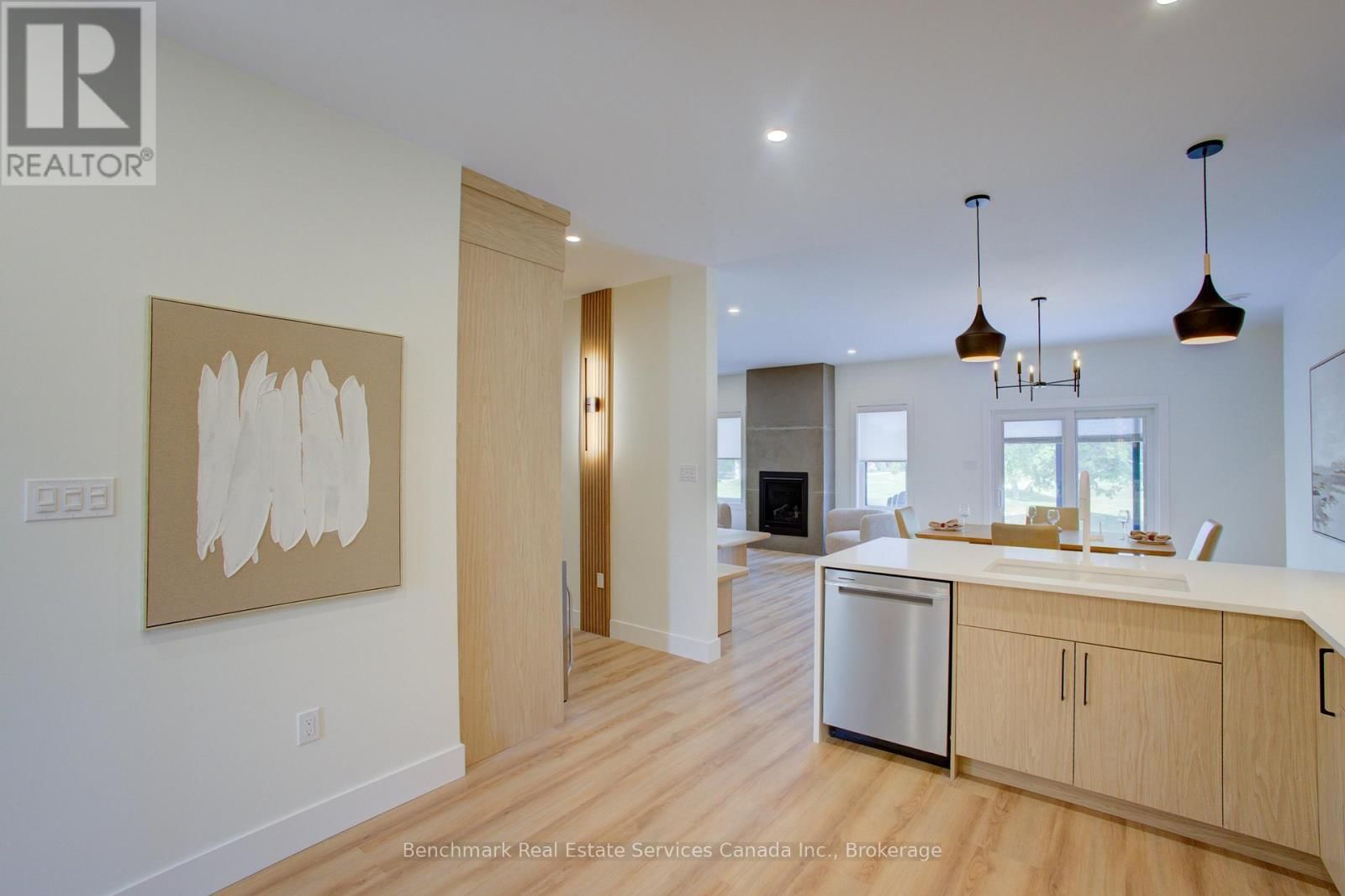 26 - 1182 QUEEN STREET Image 6