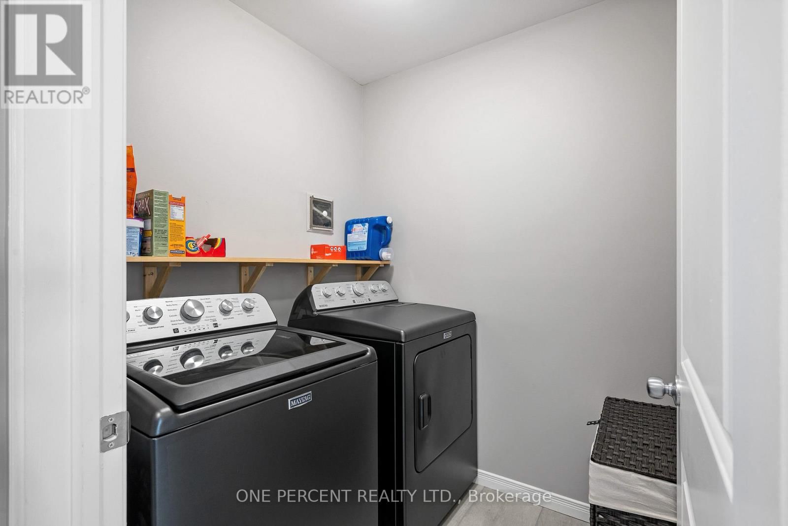 910 PASEANA PLACE Image 31