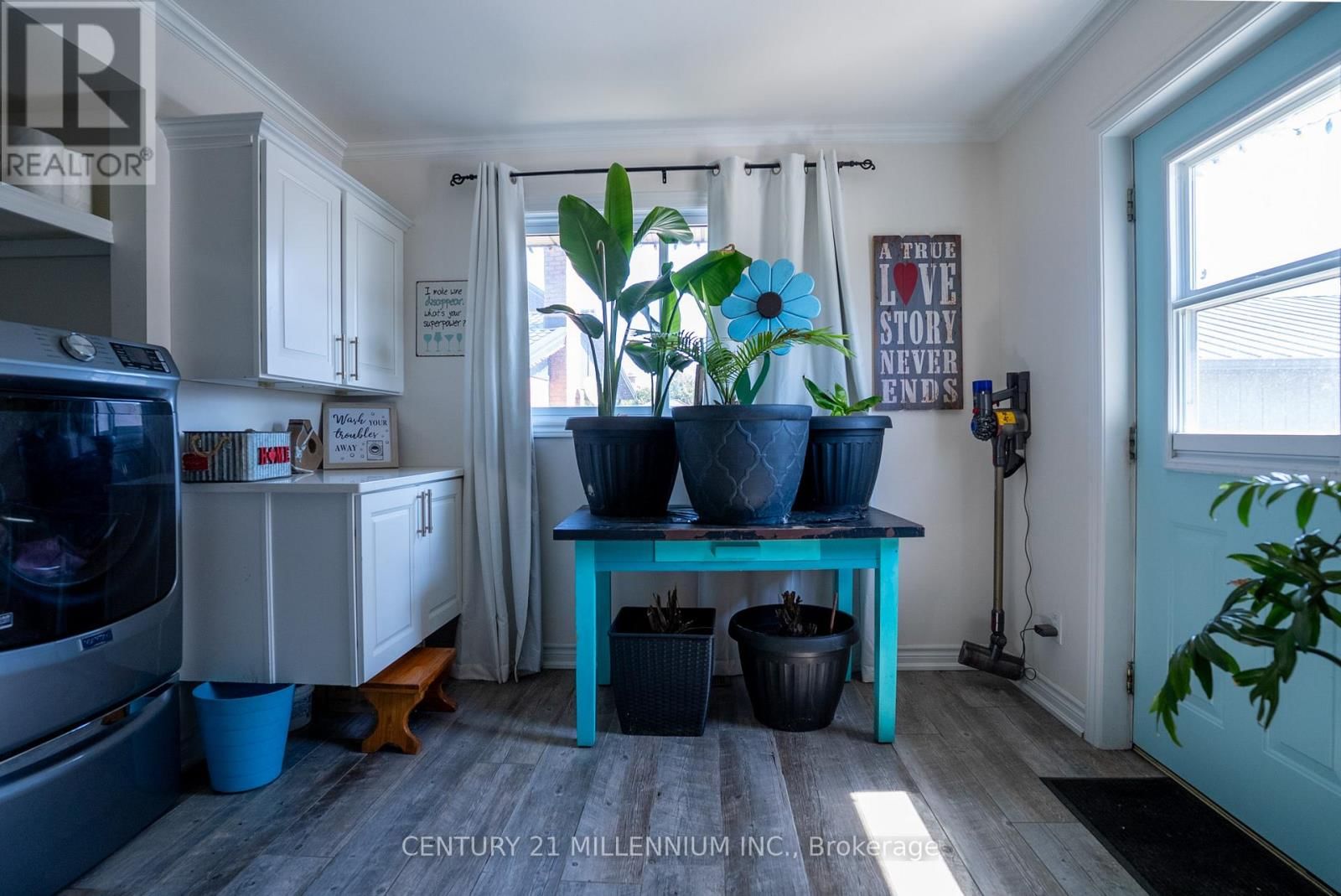 17 ROSS STREET Image 15