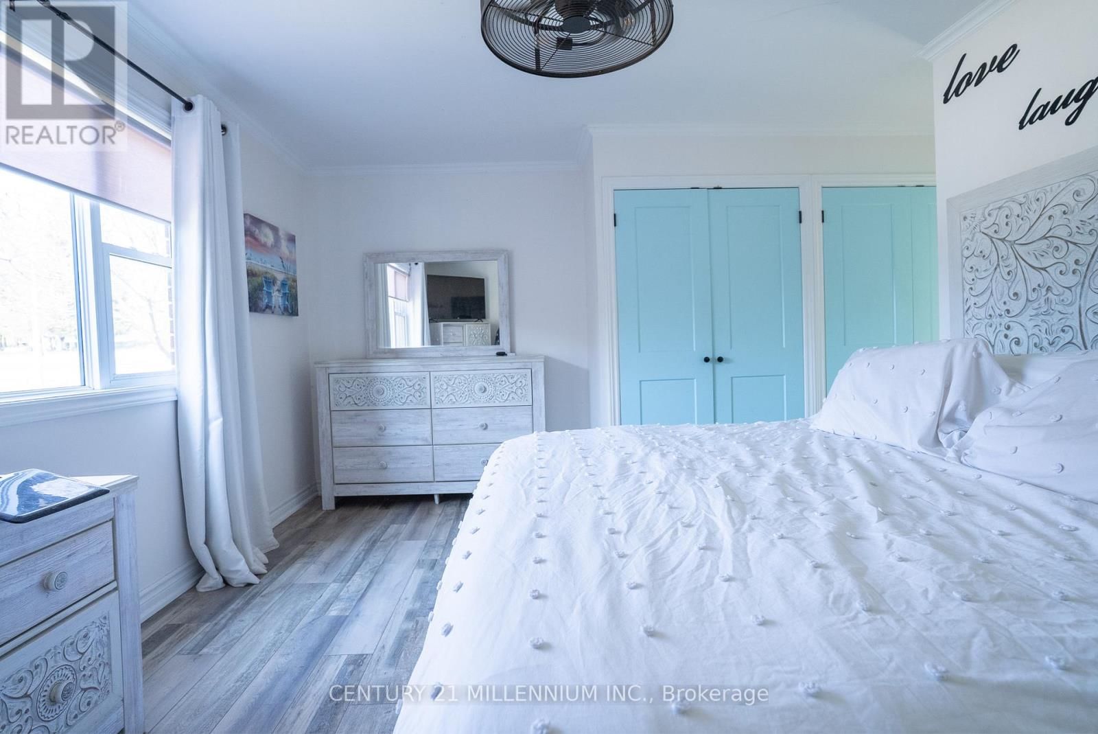 17 ROSS STREET Image 18