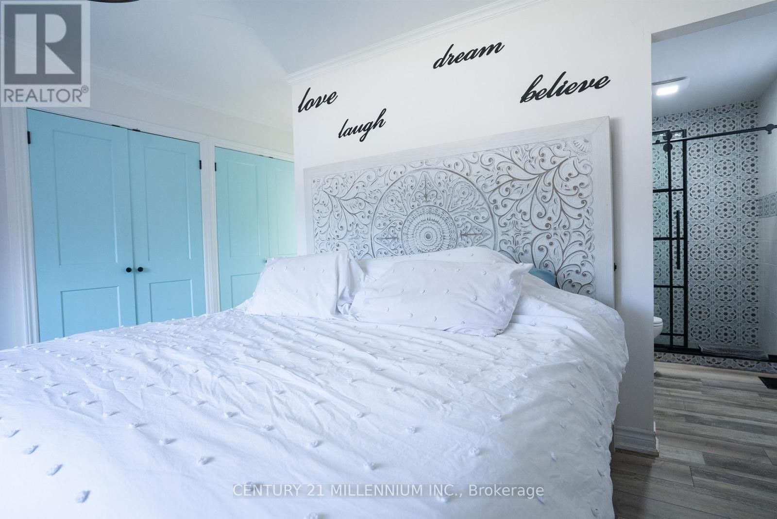 17 ROSS STREET Image 19