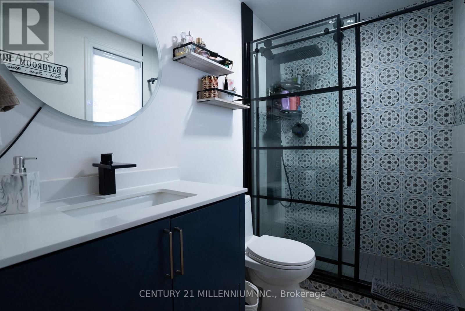 17 ROSS STREET Image 20