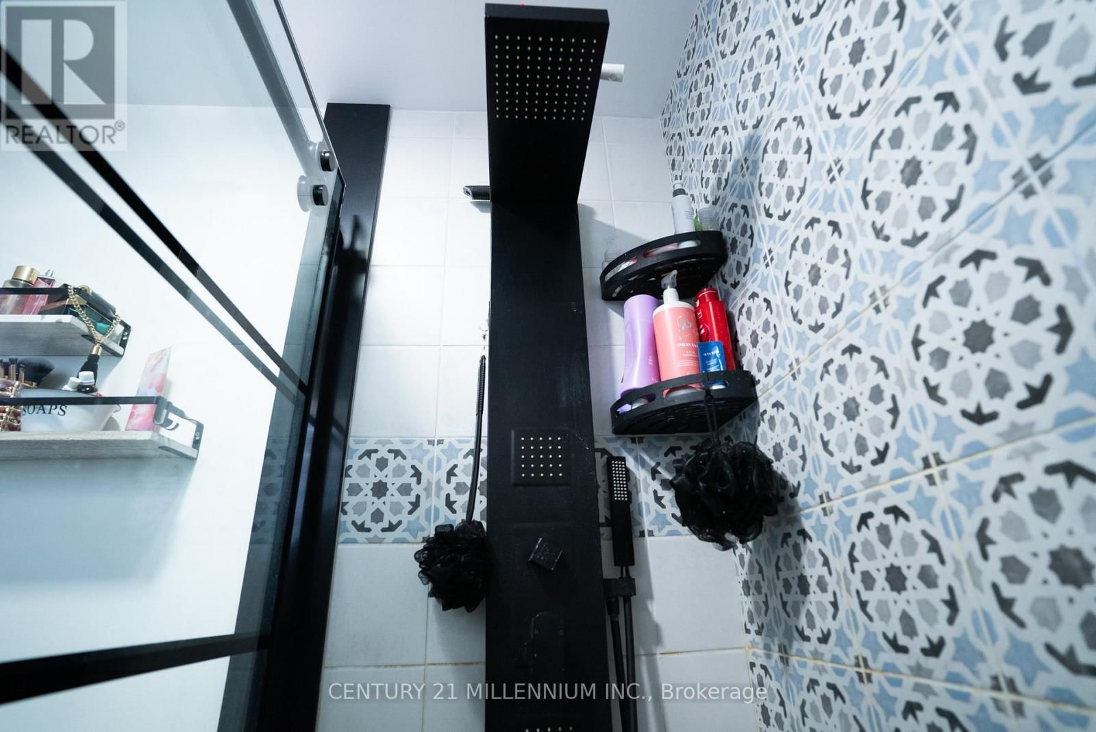 17 ROSS STREET Image 22