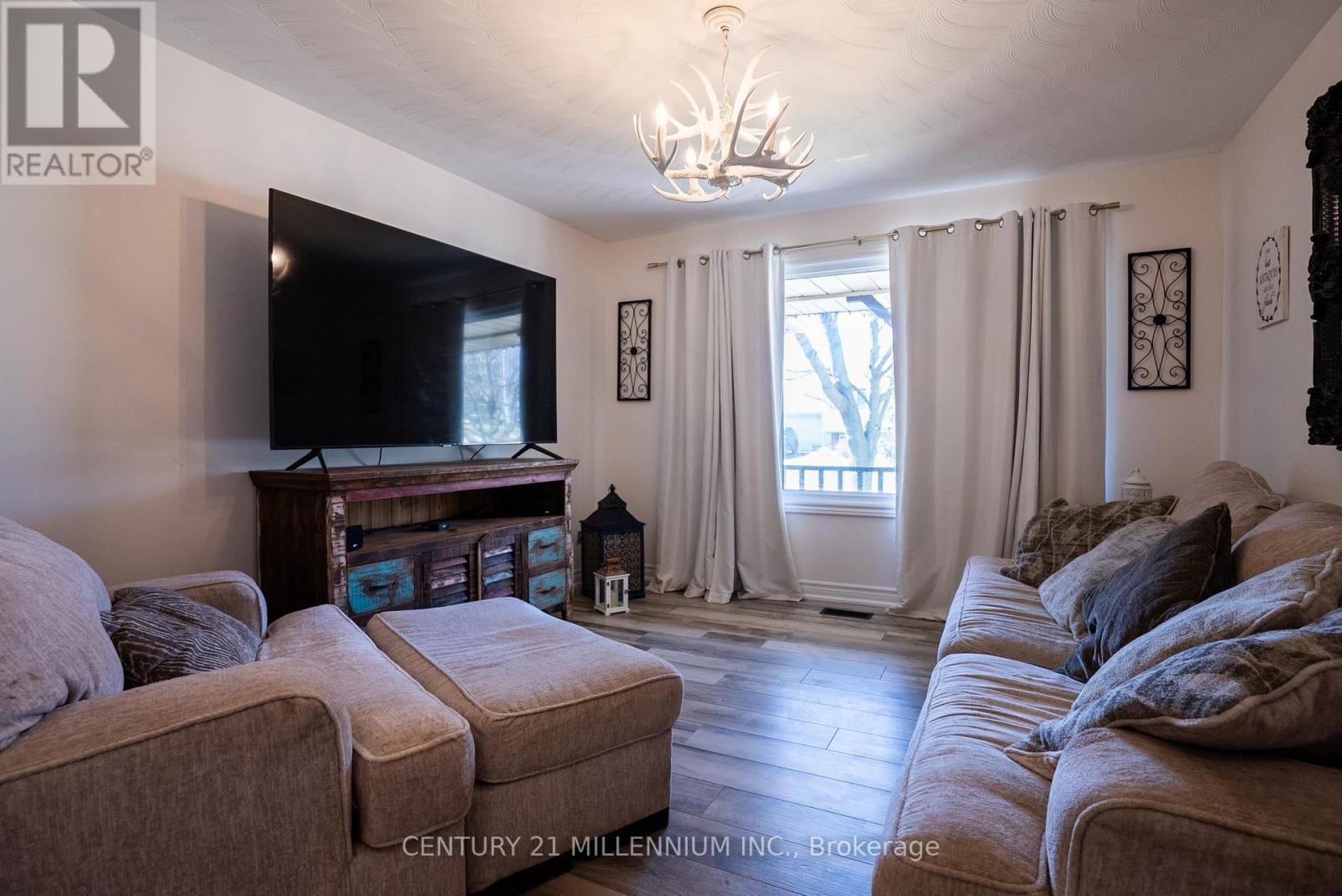 17 ROSS STREET Image 23