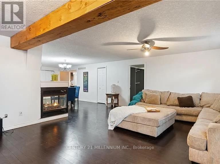 17 ROSS STREET Image 31