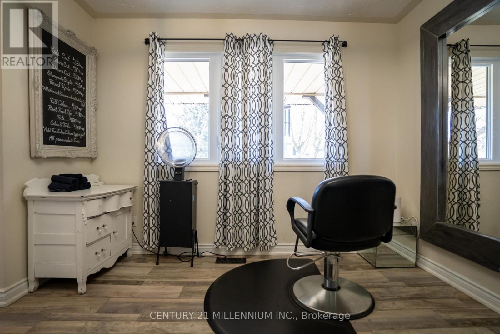 17 ROSS STREET Image 6