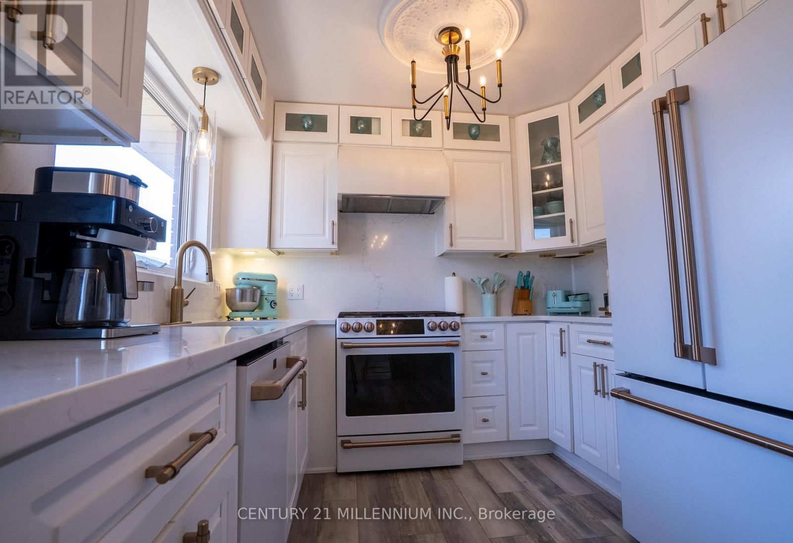 17 ROSS STREET Image 8