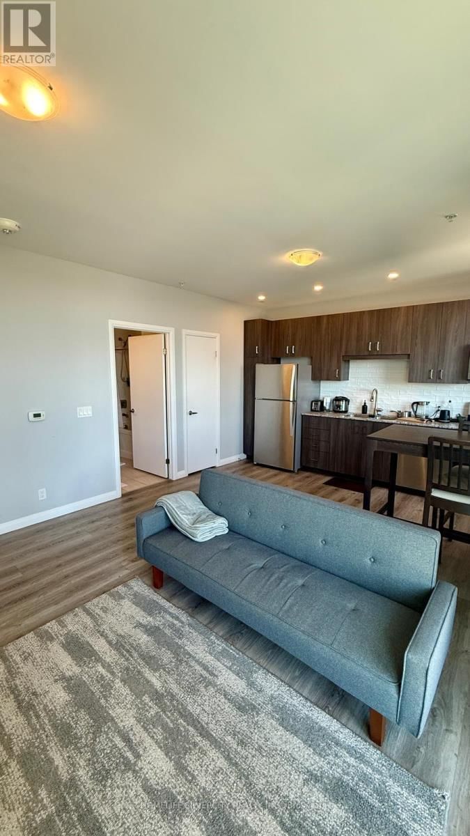 1003 - 104 GARMENT STREET Image 35