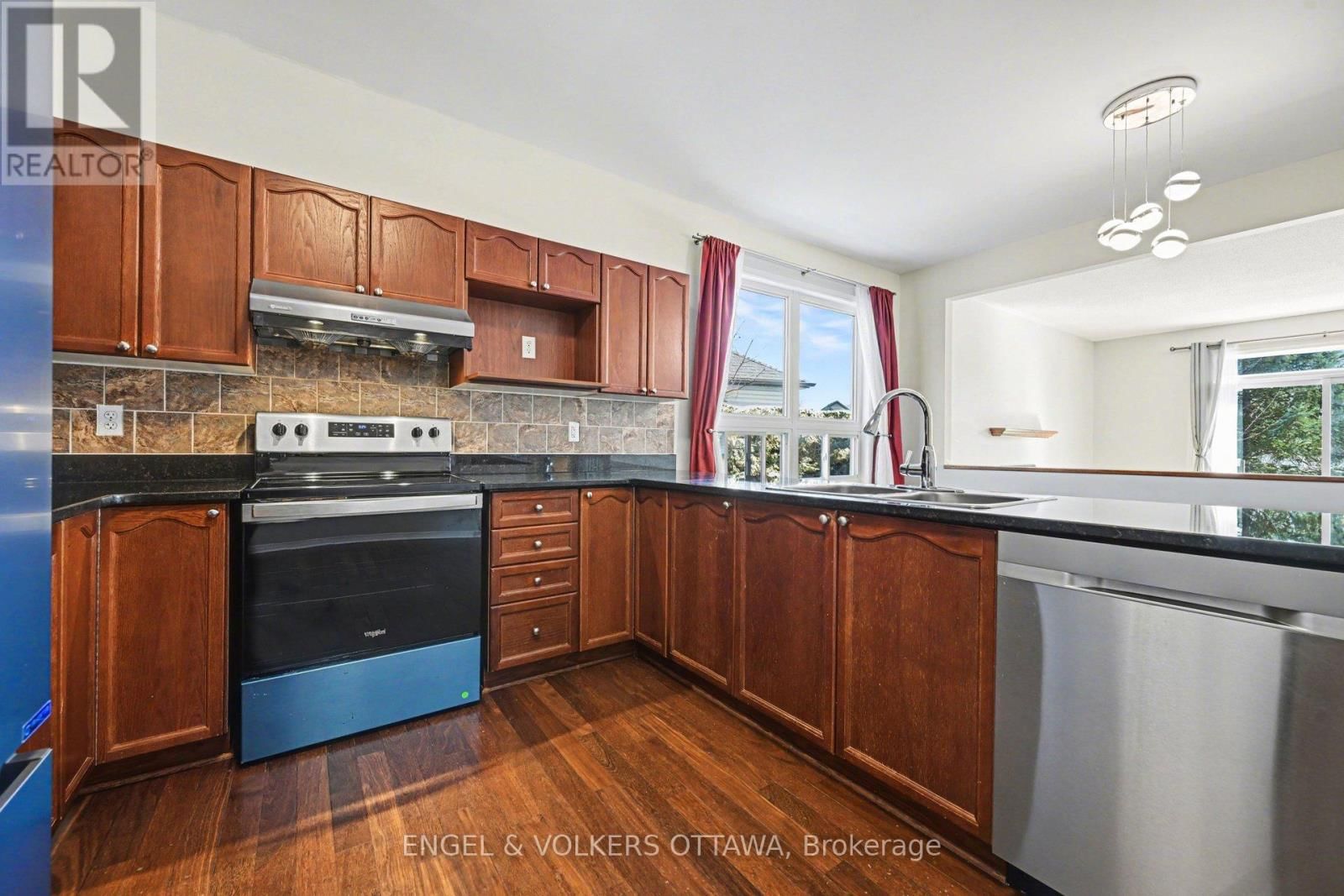 352 WEST RIDGE DRIVE Image 10