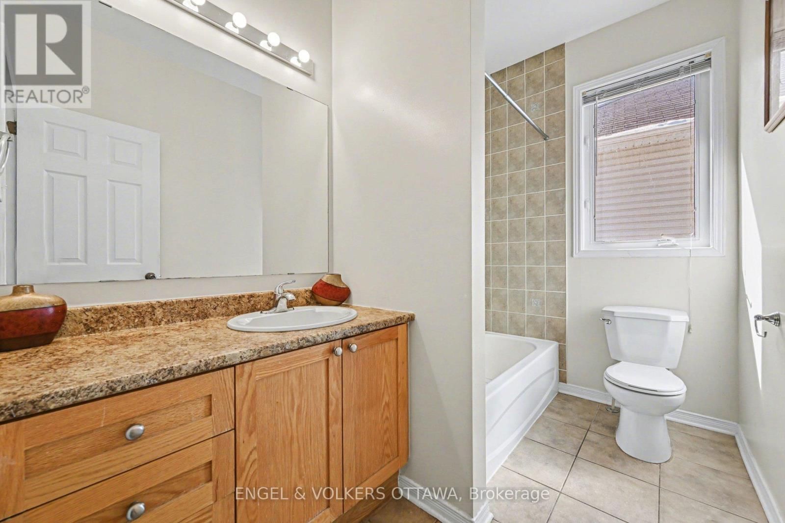 352 WEST RIDGE DRIVE Image 22