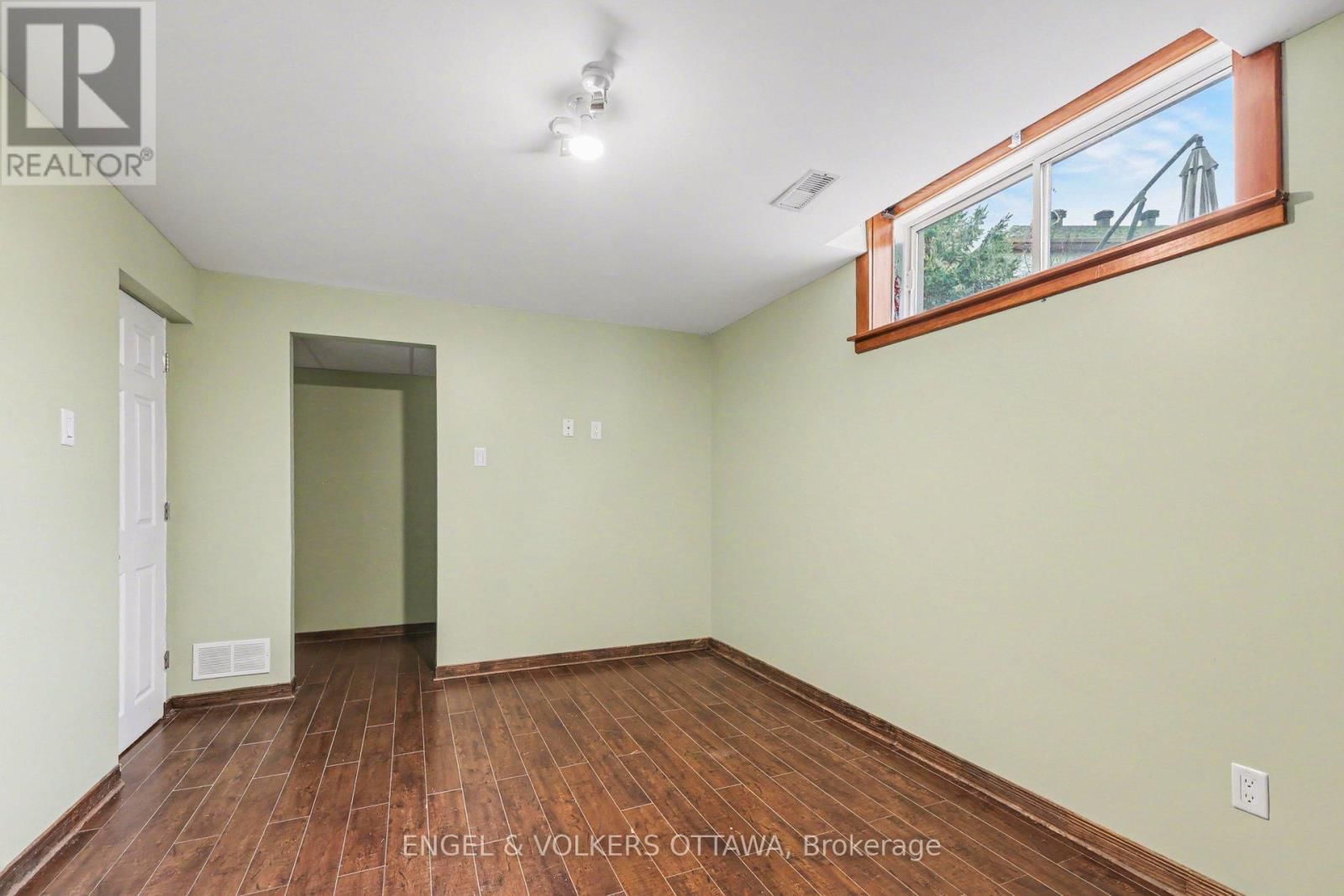 352 WEST RIDGE DRIVE Image 29