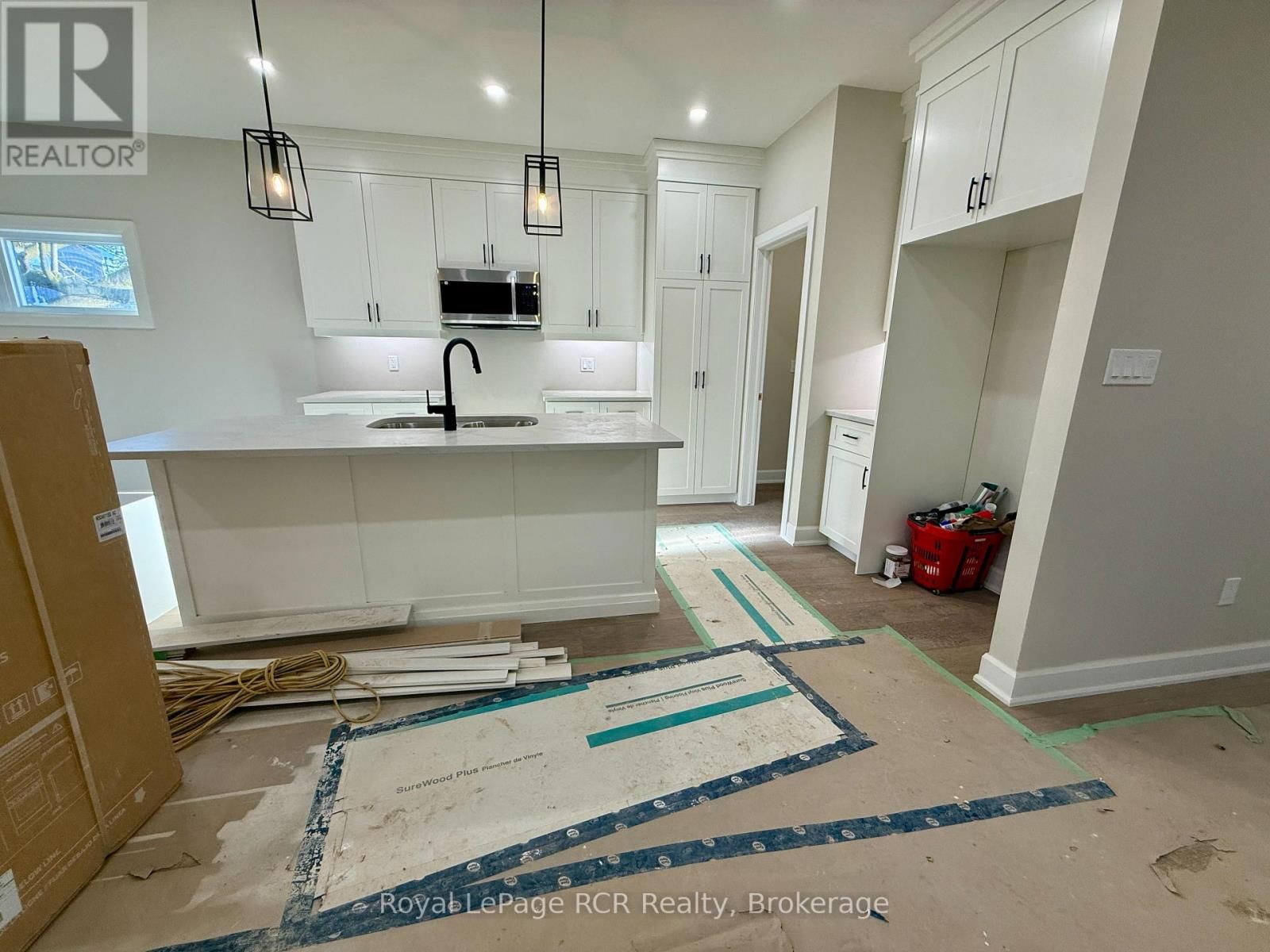 88 GRIFFITH STREET Image 11