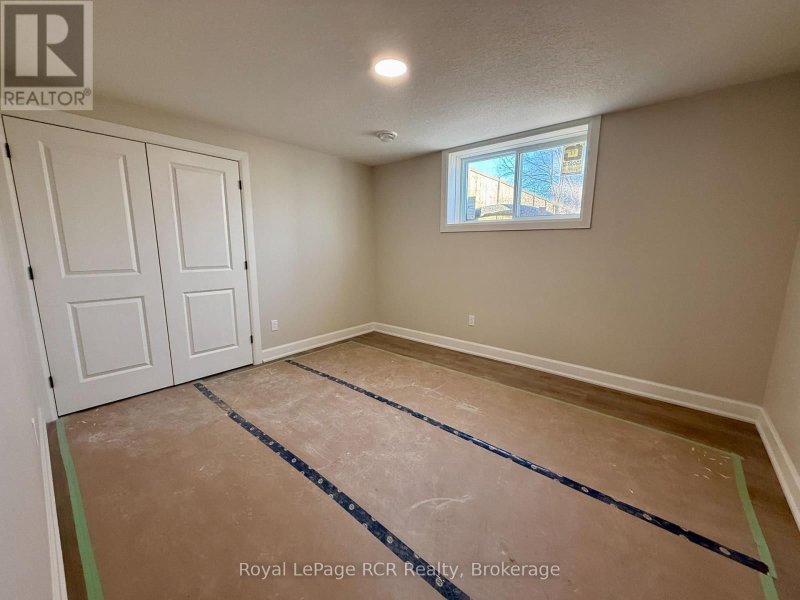 88 GRIFFITH STREET Image 23