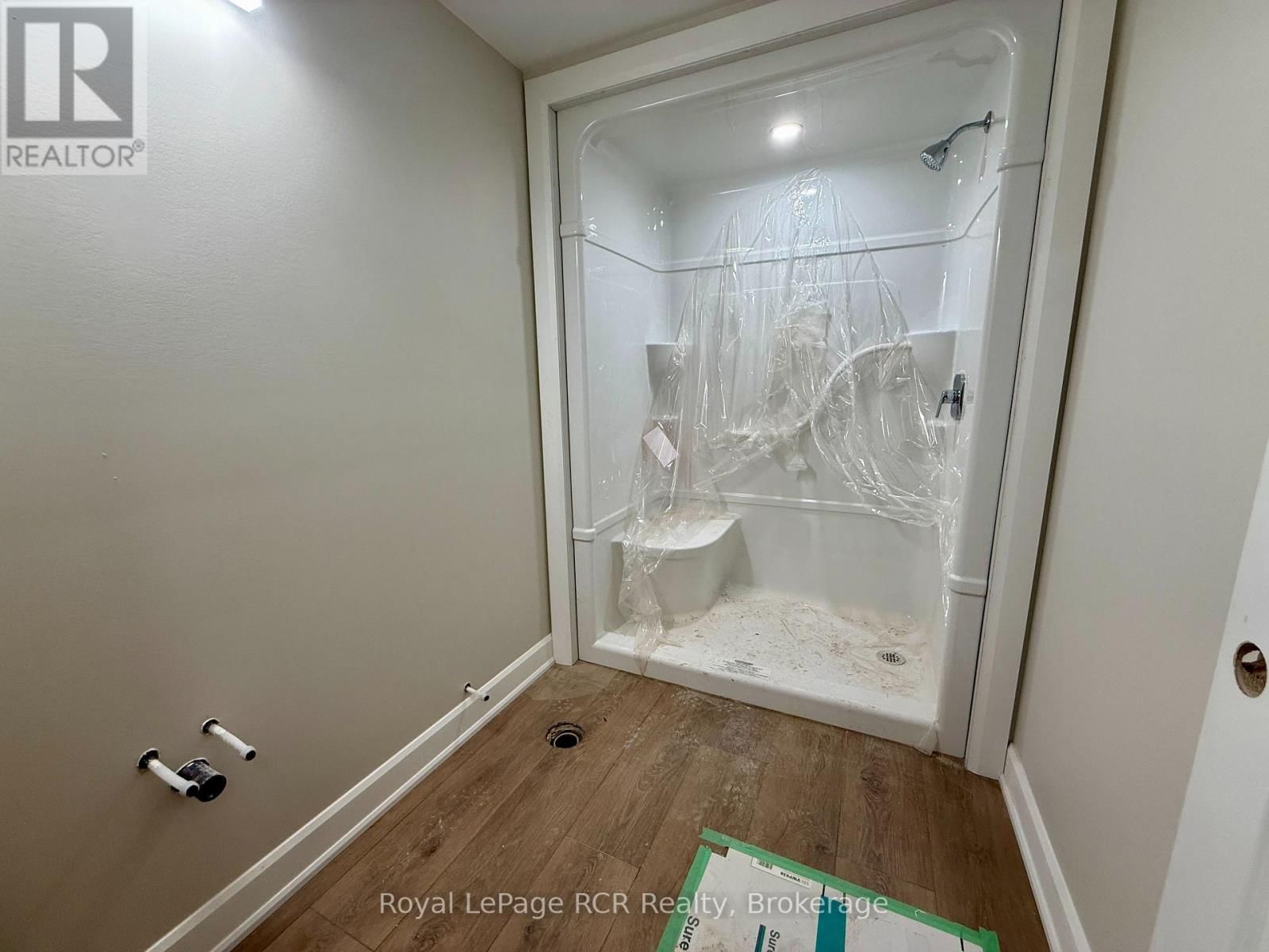 88 GRIFFITH STREET Image 25