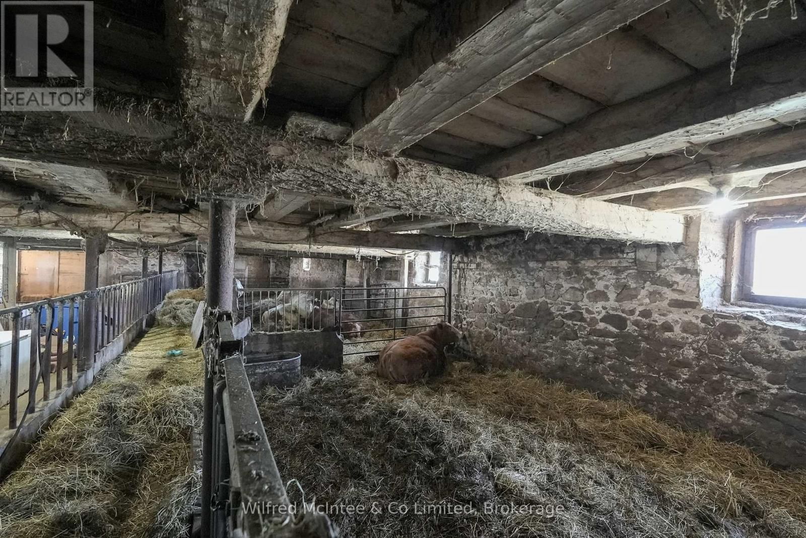 1054 4 CORNERS EAST Image 42