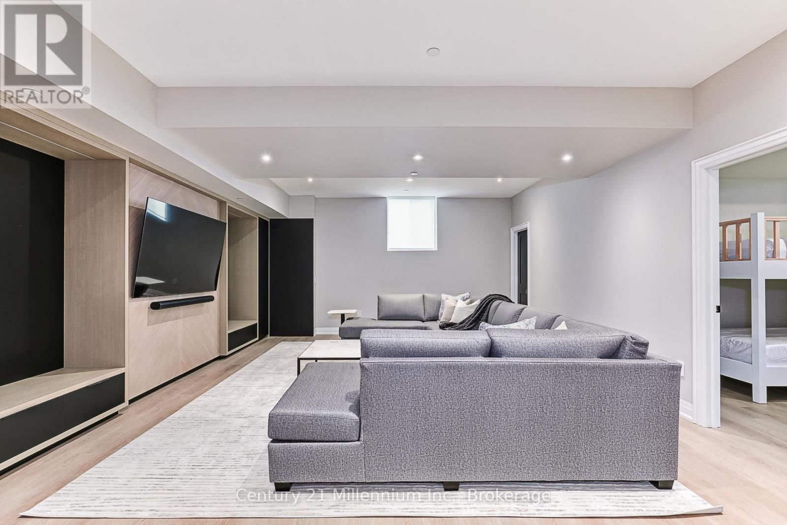 82 GOLDIE COURT Image 38