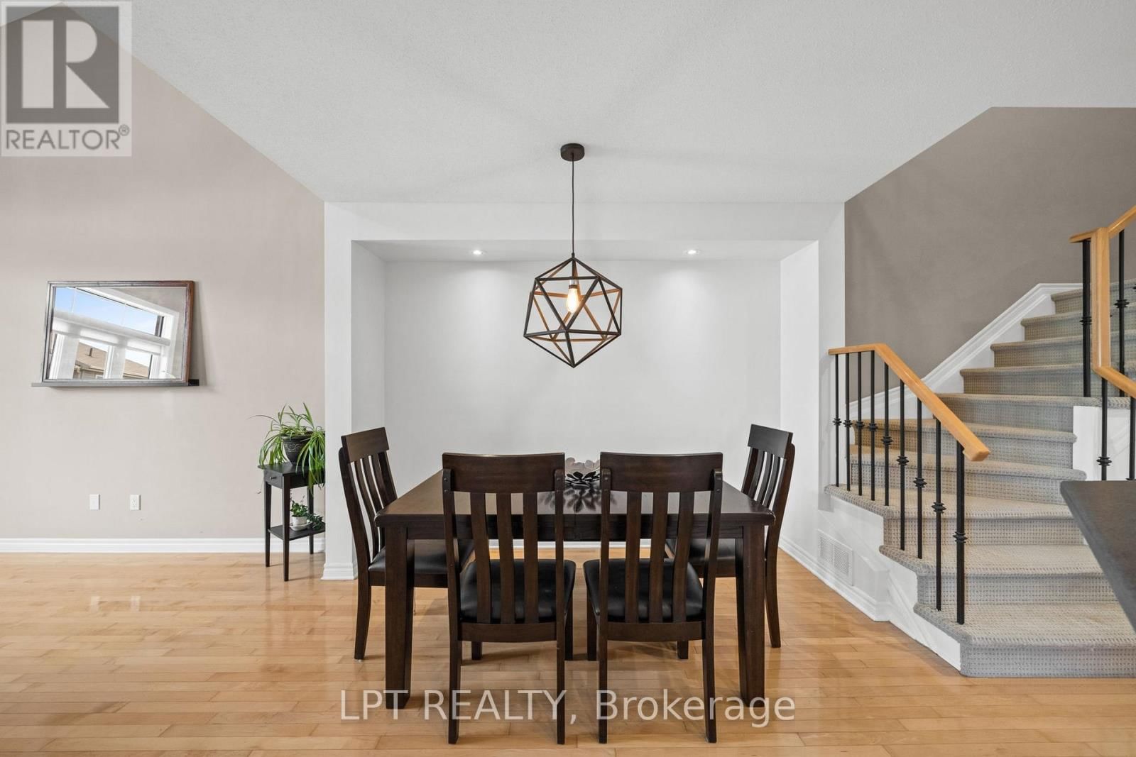 485 GREY SEAL CIRCLE Image 13