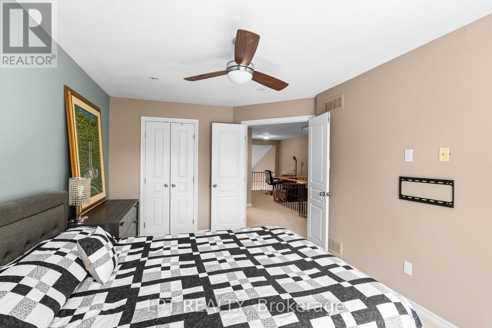 485 GREY SEAL CIRCLE Image 25