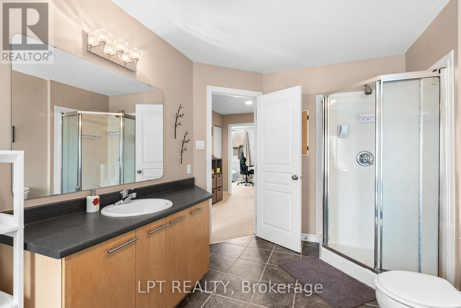 485 GREY SEAL CIRCLE Image 28