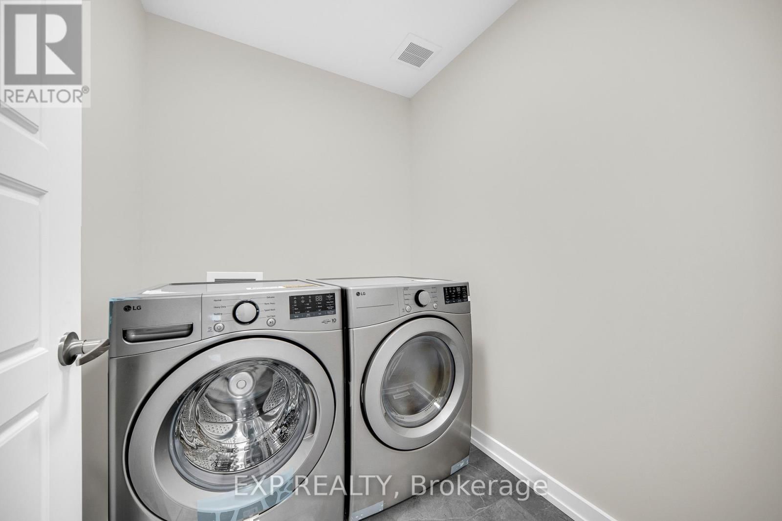 535 FILLY TERRACE Image 35