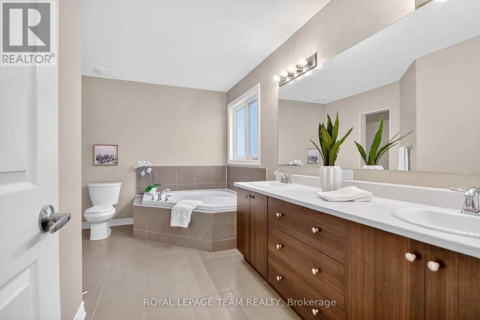 522 BRIGATINE AVENUE Image 40