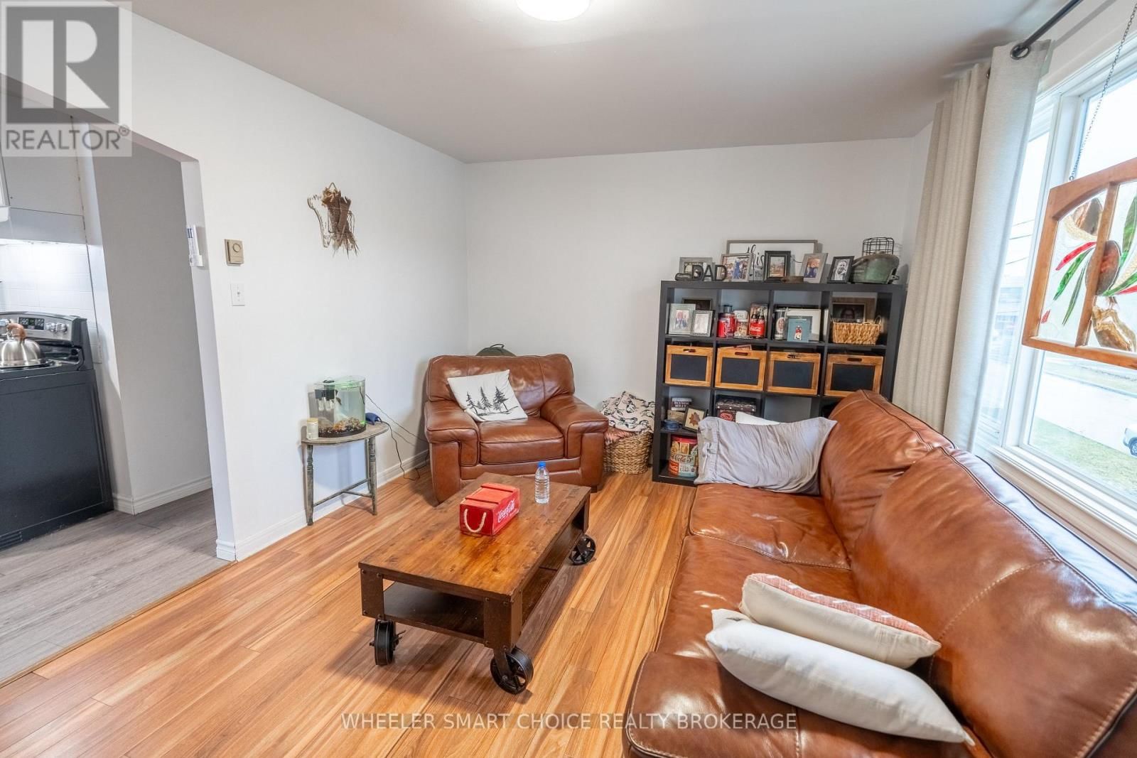 1242 CHURCHILL STREET Image 24