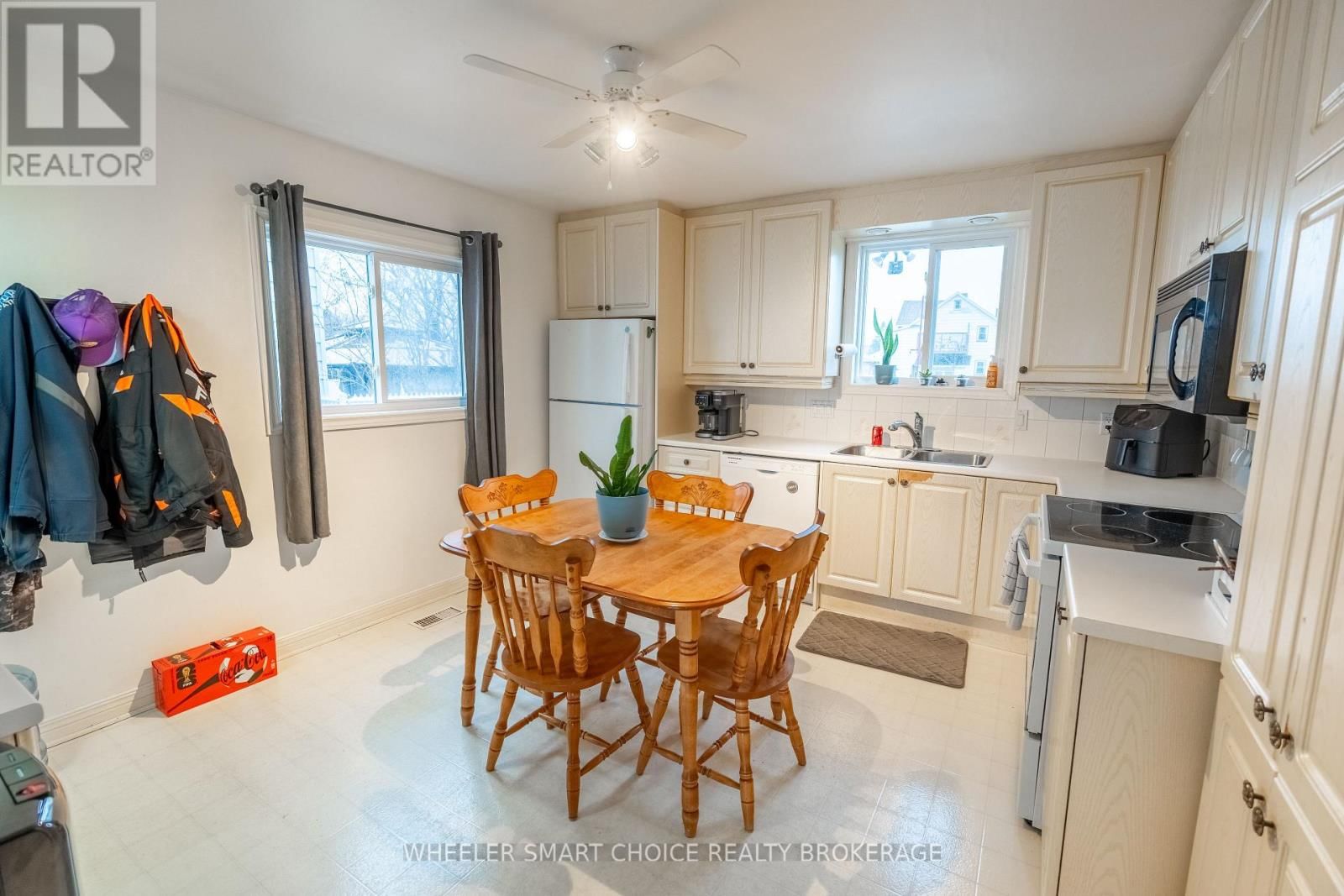 1242 CHURCHILL STREET Image 6