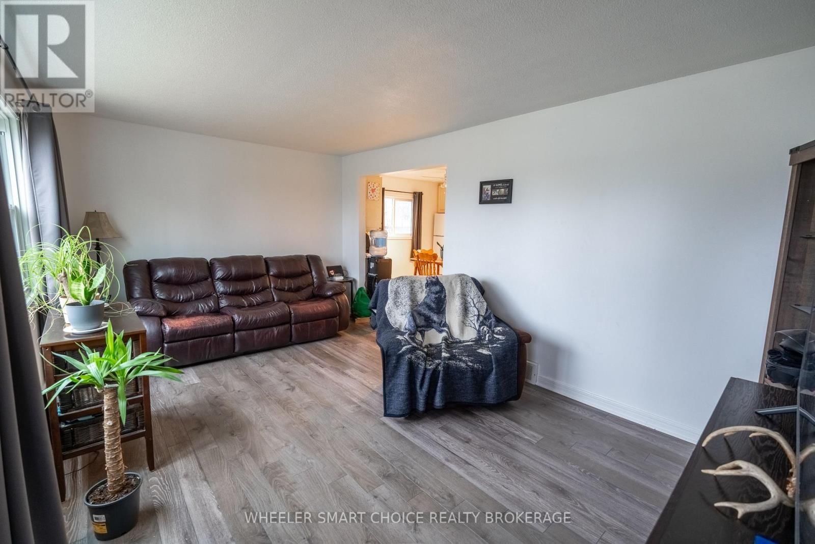 1242 CHURCHILL STREET Image 8