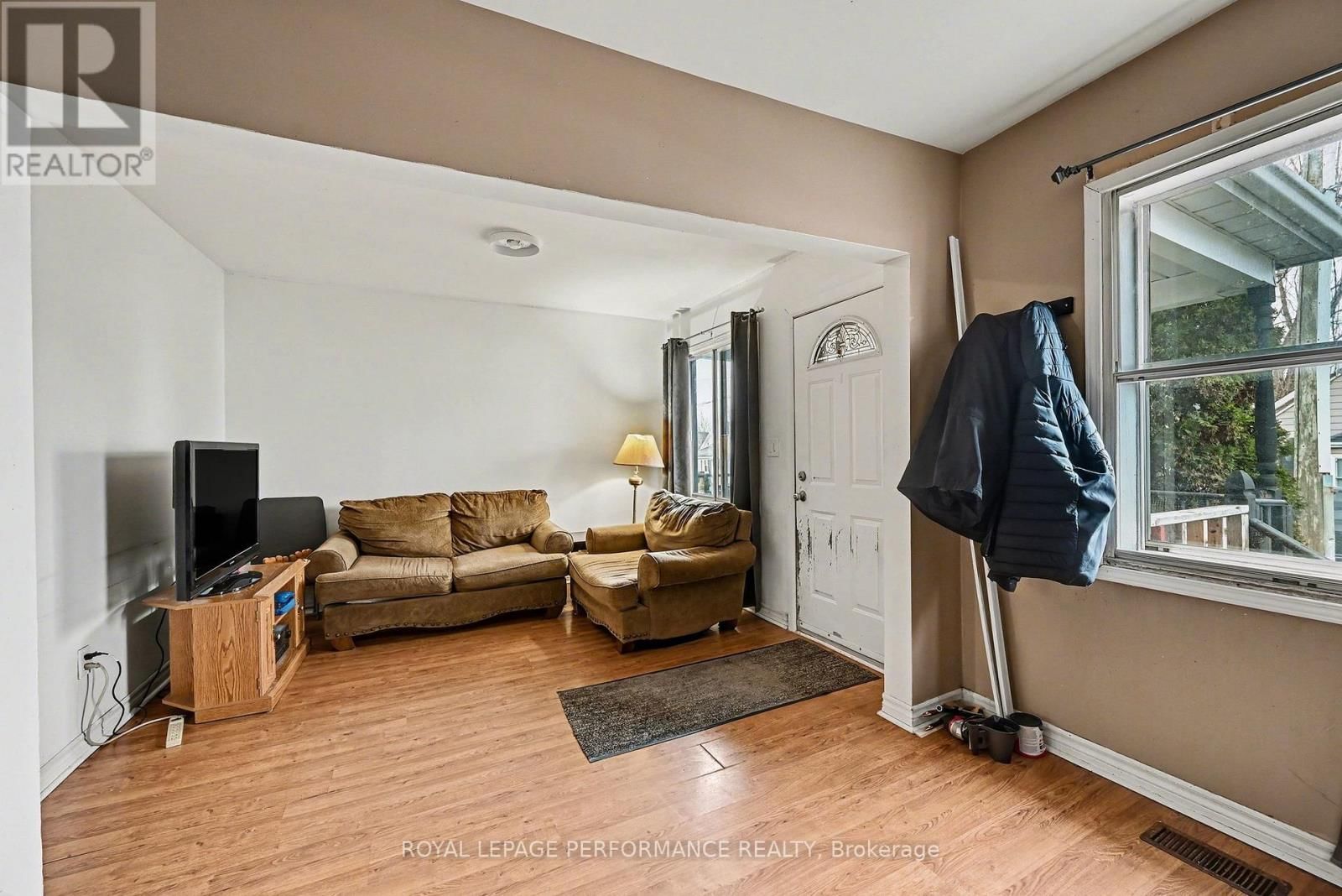 414 GILLESPIE AVENUE Image 13