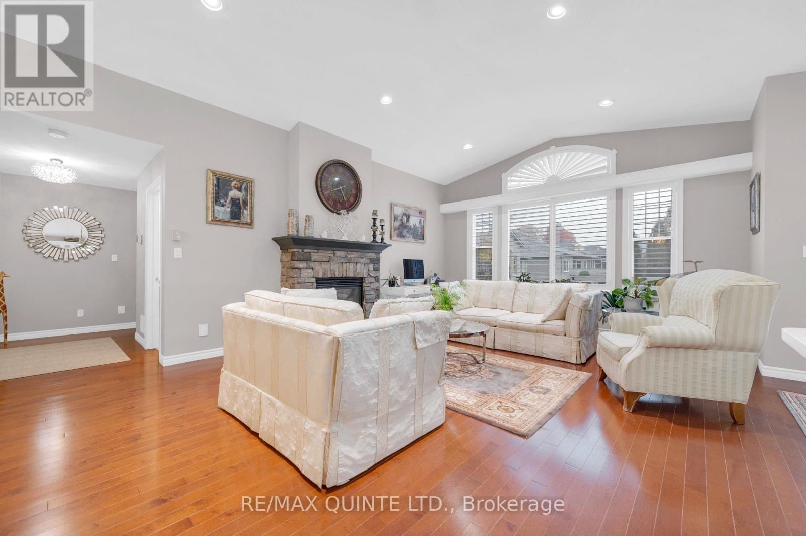 5 HICKORY COURT Image 7