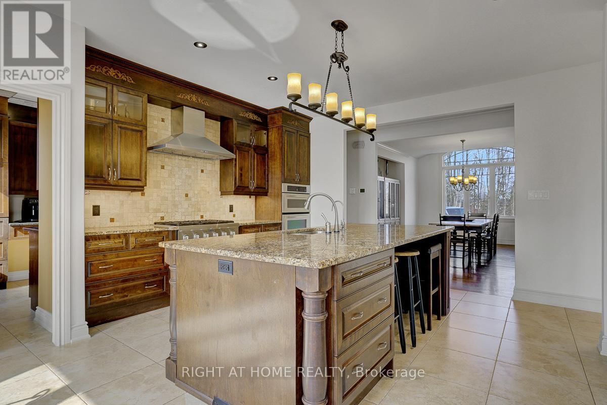 8660 FLEWELLYN ROAD Image 15