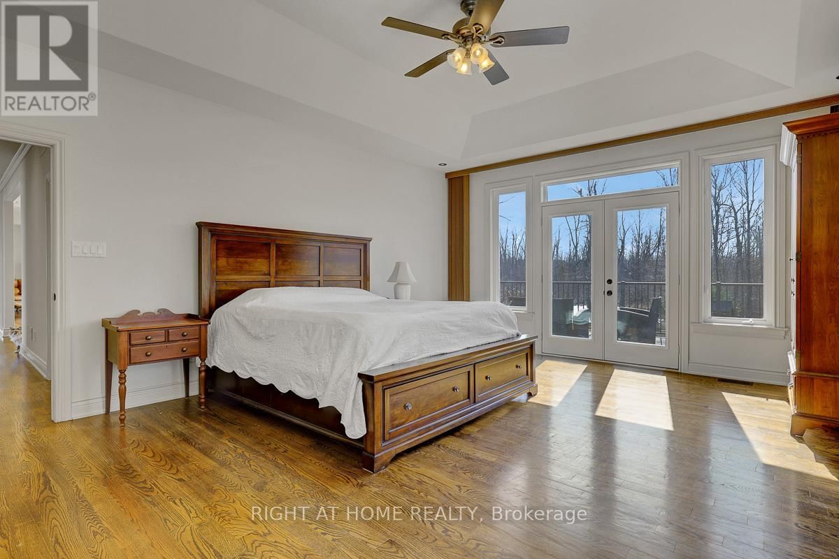 8660 FLEWELLYN ROAD Image 20