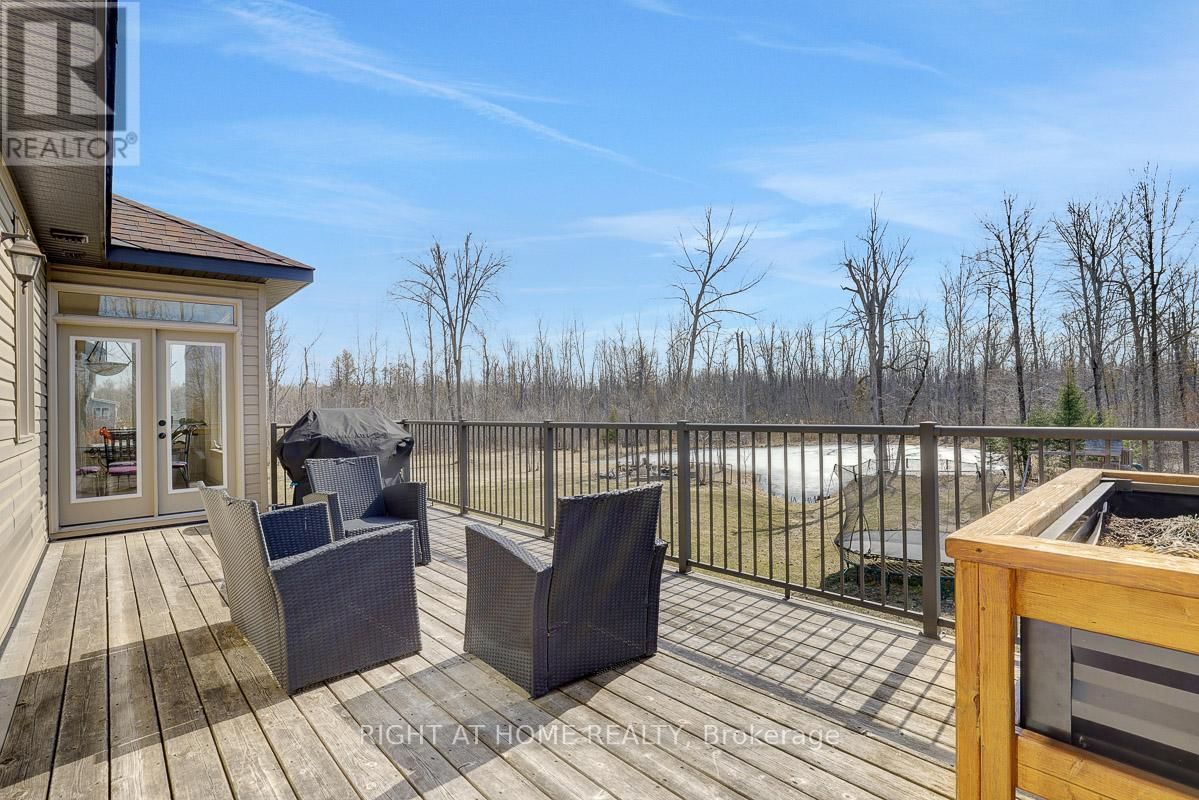 8660 FLEWELLYN ROAD Image 40