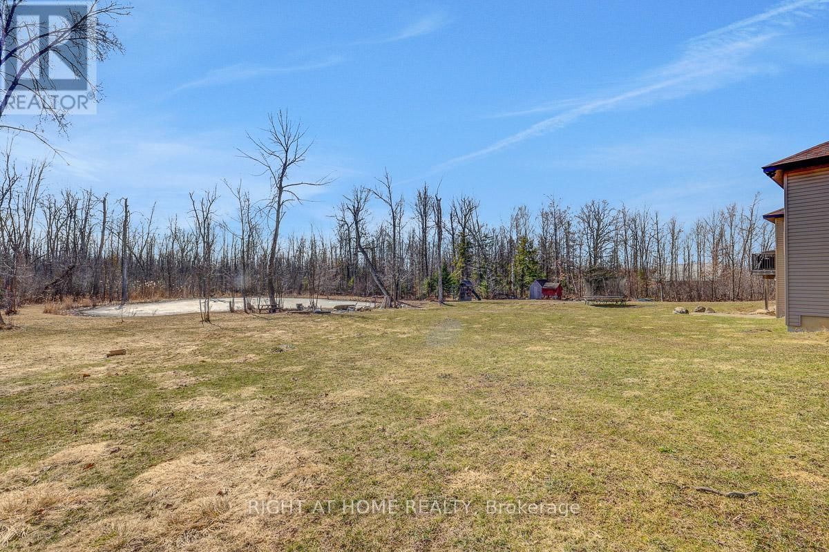 8660 FLEWELLYN ROAD Image 47